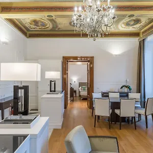 ** Konukevi Internazionale Domus İtalya